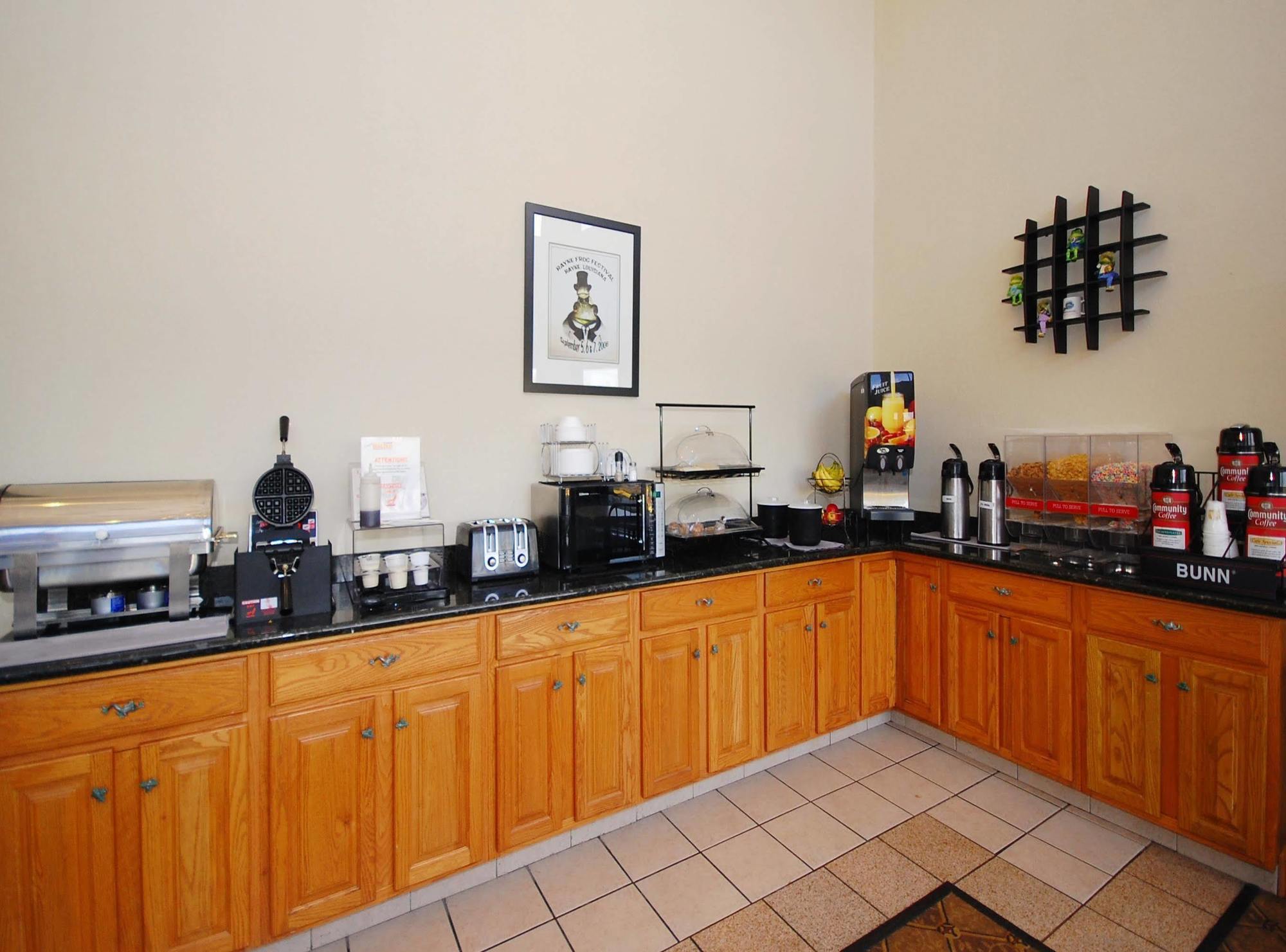 Best Western Rayne Inn Екстериор снимка